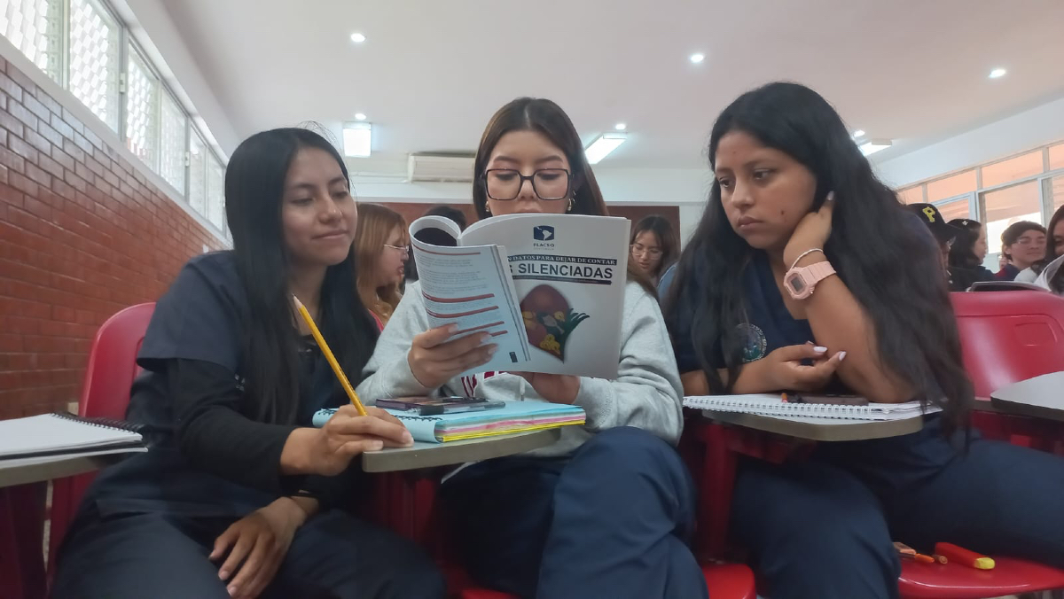 Presentación de hallazgos a estudiantes en Escuela de Ciencias Psicológicas de la USAC